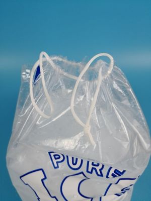 Сумки льда Ldpe пластиковые с Drawstring, кубом льда кладут 1 KG в мешки емкости веса